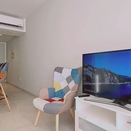 Mediterranean Waves דירה